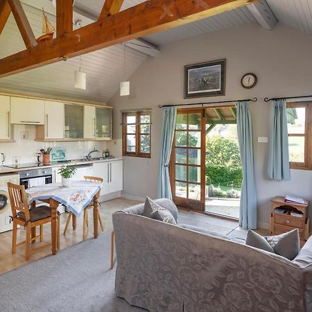 Beautiful Cottage With Stunning Views In Box ボックス エクステリア 写真