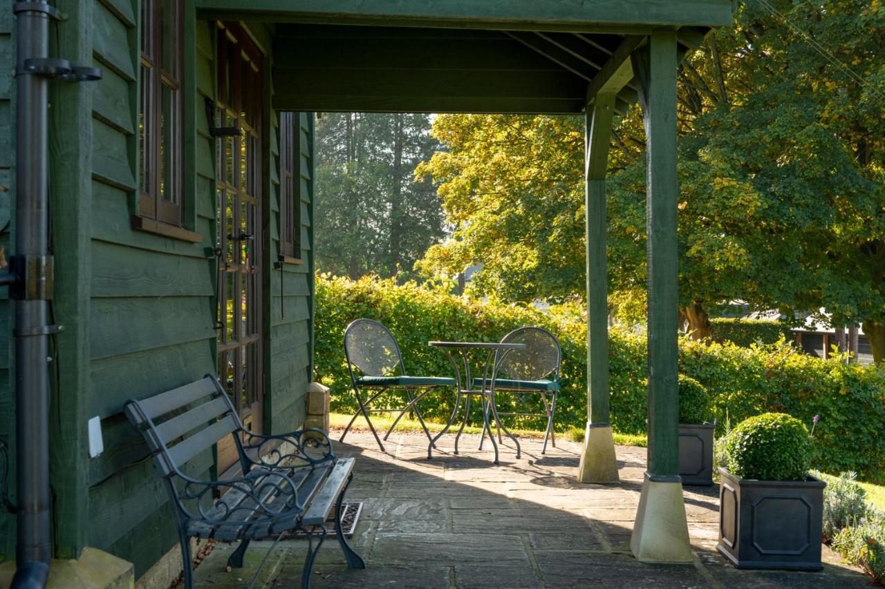 Beautiful Cottage With Stunning Views In Box ボックス エクステリア 写真